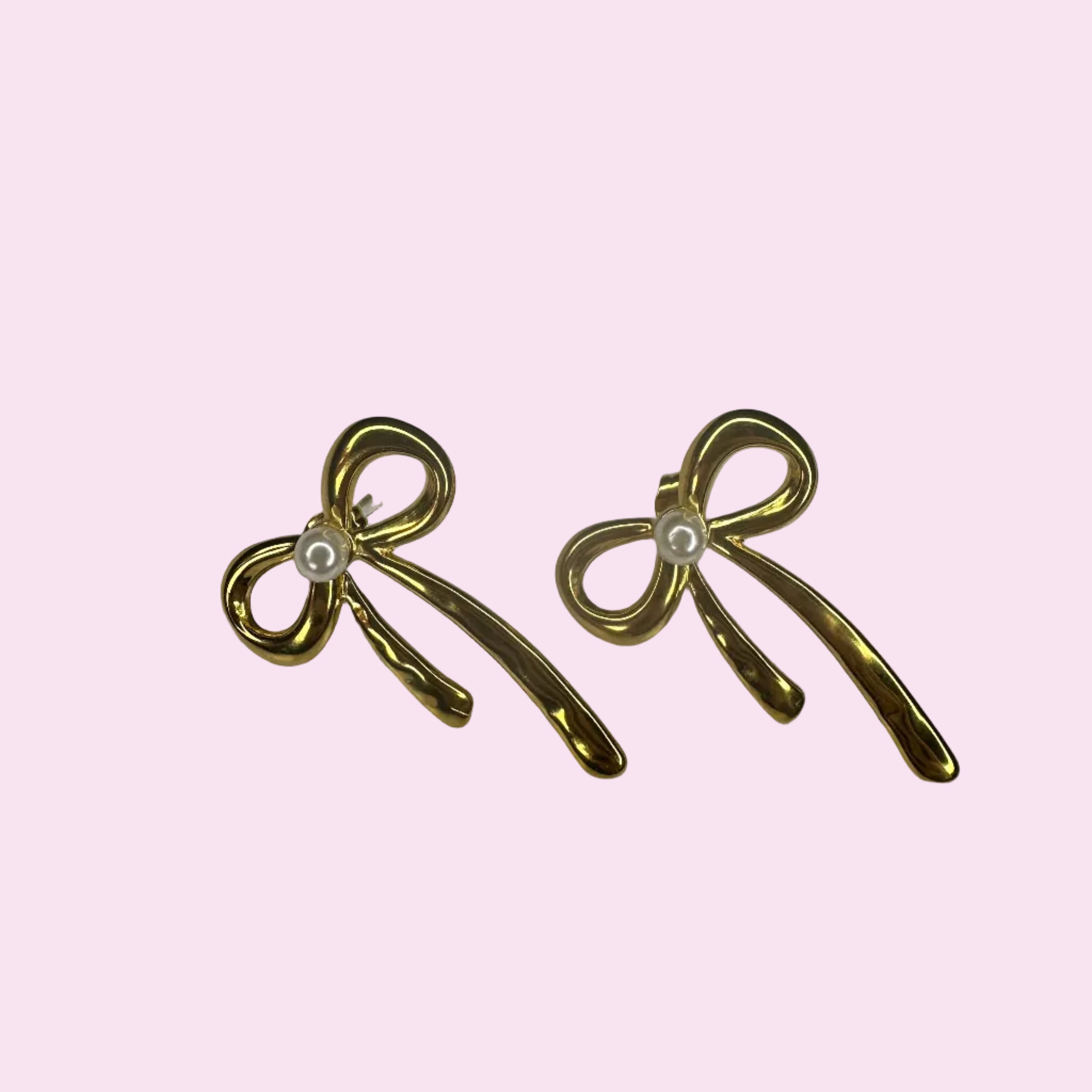 Boucle d’oreille lys